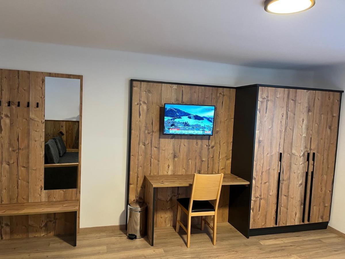 Eibinghof Bed & Breakfast & Swim Saalbach-Hinterglemm Exterior foto