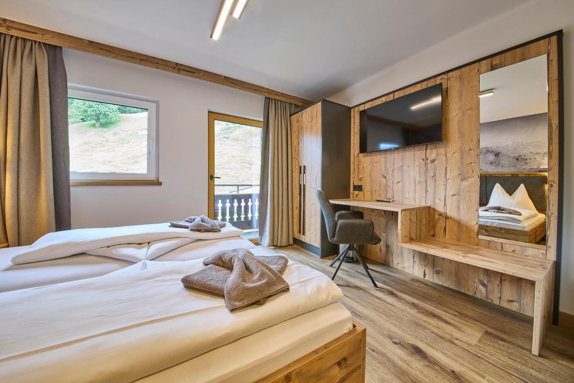 Eibinghof Bed & Breakfast & Swim Saalbach-Hinterglemm Exterior foto